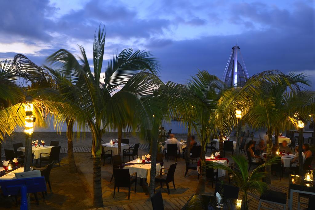 Emperador Vallarta Beachfront Hotel And Suites Puerto Vallarta Exterior photo